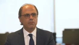 جهاد أزعور من أسبوع أبو ظبي المالي لـ النهار الاقتصاد العالمي في 2026 رهن 3 عوامل أساسية