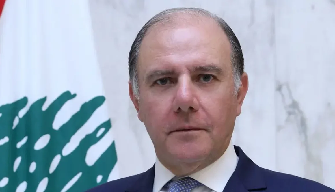 حاكم مصرف لبنان يتحفظ على مشروع قانون سداد الودائع