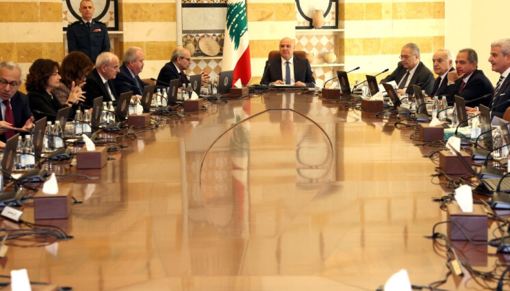 قانون الانتظام المالي الحكومة أعدّت المائدة ومصارف غَصَّت باللقمة؟