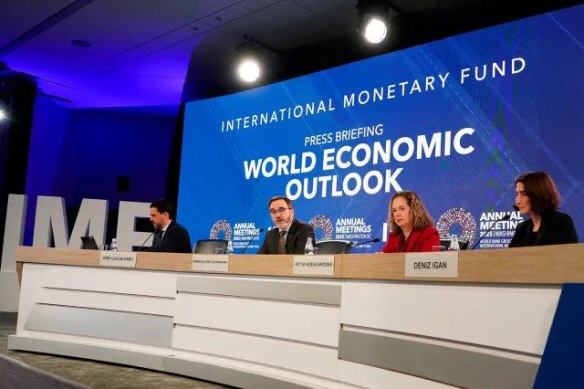 2025-10-14T140530Z_1761868548_RC2QBHAM3TOC_RTRMADP_3_IMF-WORLDBANK-scaled