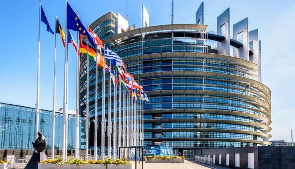 البرلمان الأوروبي يجمّد المصادقة على الاتفاق التجاري مع الولايات المتحدة