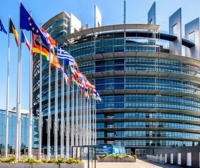 البرلمان الأوروبي يجمّد المصادقة على الاتفاق التجاري مع الولايات المتحدة