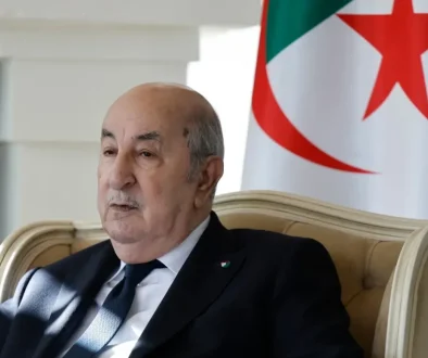 الجزائر إقالة محافظ البنك المركزي