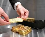 الذهب يتراجع مع انحسار التوترات الجيوسياسية