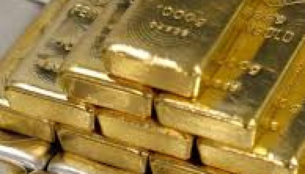 الذهب يتراجع من أعلى مستوى على الإطلاق.. والفضة تهبط 5%