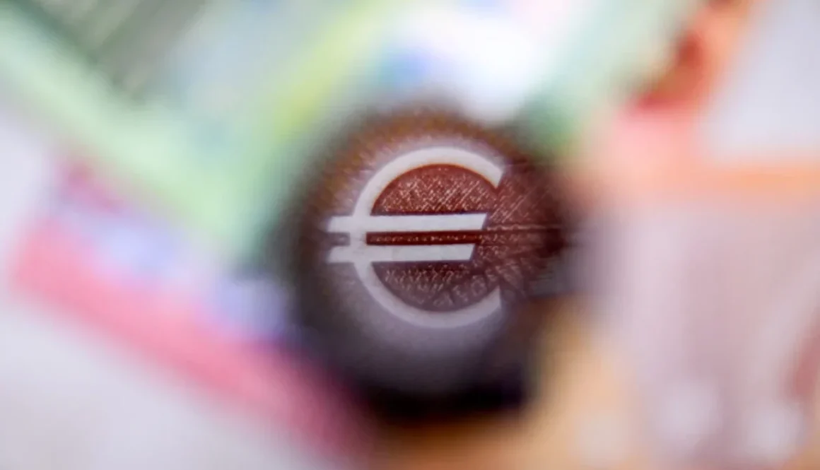 اليورو الرقمي خط الدفاع الوحيد لأوروبا ضد سيطرة الولايات المتحدة المالية