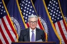 باول الاقتصاد الأميركي دخل 2026 على أسس متينة... والرسوم وراء بقاء التضخم مرتفعاً