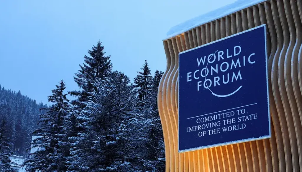 تقرير عالمي صادم.. مواجهة اقتصادية شرسة ومخاطر الذكاء الاصطناعي تتسارع بقوة