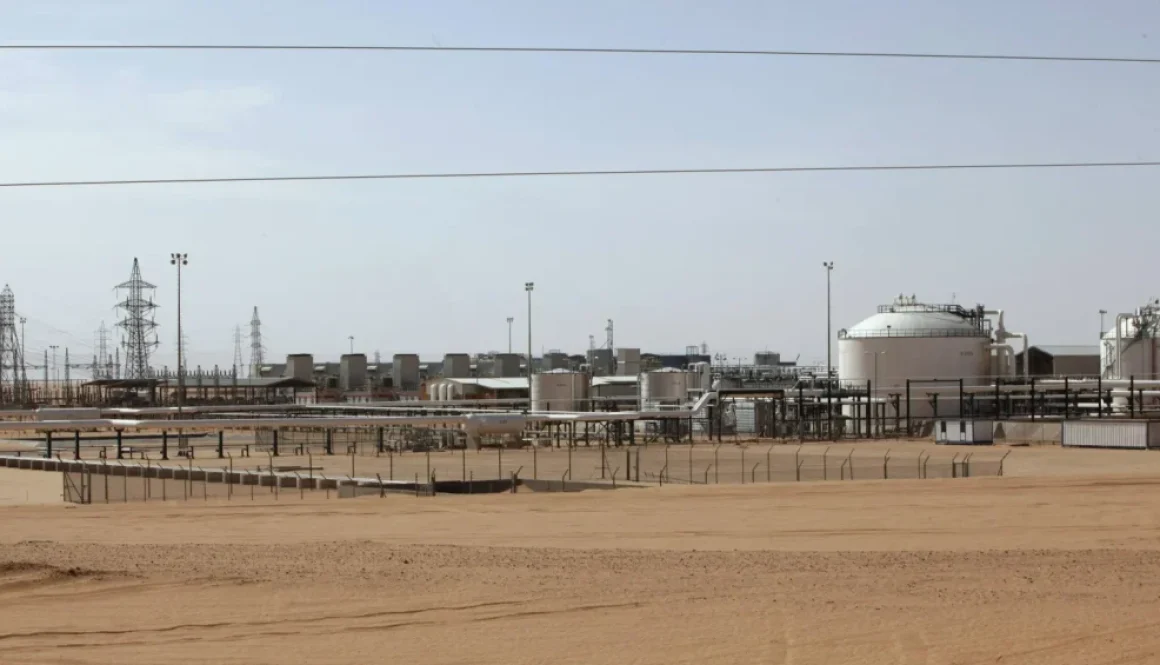 ليبيا توقِّع اتفاقاً لجذب استثمارات في قطاع النفط تتجاوز 20 مليار دولار