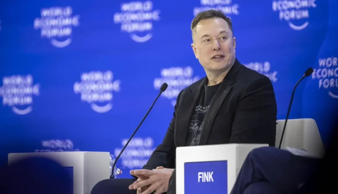 ماسك في «إطلالة دافوس» الذكاء الاصطناعي سيتجاوز عقل الإنسان بحلول نهاية 2026