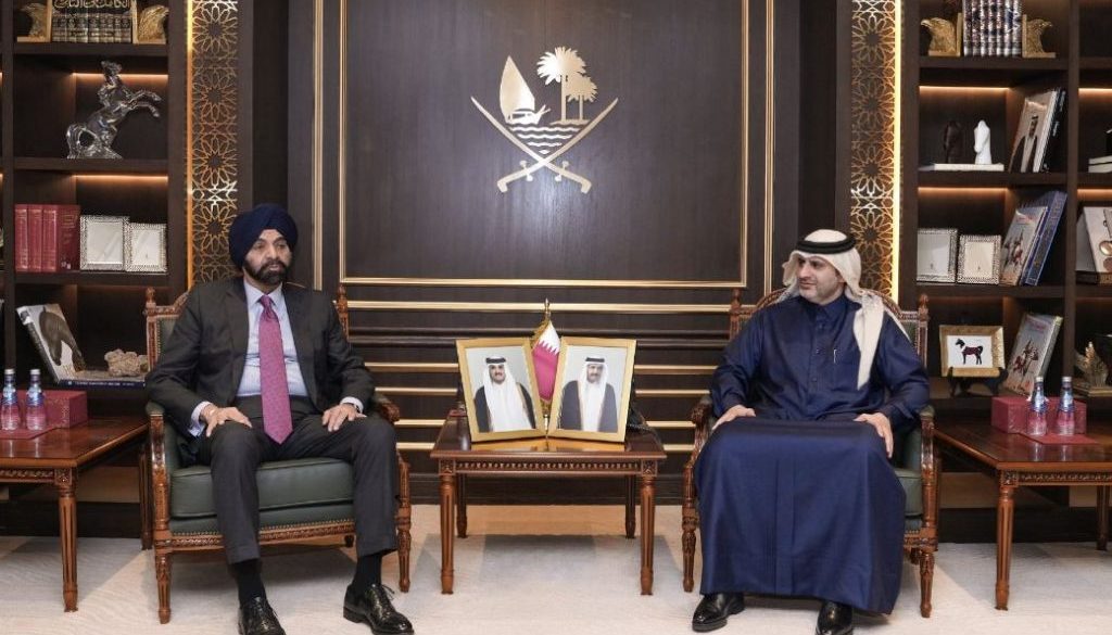 محافظ مصرف قطر المركزي يجتمع مع رئيس مجموعة البنك الدولي