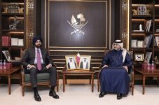 محافظ مصرف قطر المركزي يجتمع مع رئيس مجموعة البنك الدولي