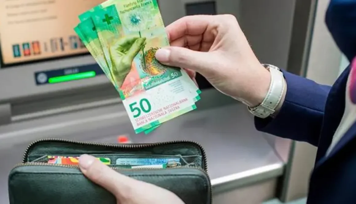 من الذهب إلى الفرنك السويسري.. الملاذات الآمنة تجذب المستثمرين وسط الأزمات