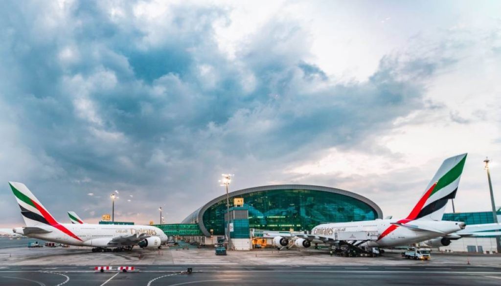 الإمارات تتربع على قمة الريادة العالمية في السفر والطيران