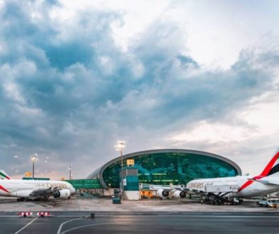 الإمارات تتربع على قمة الريادة العالمية في السفر والطيران