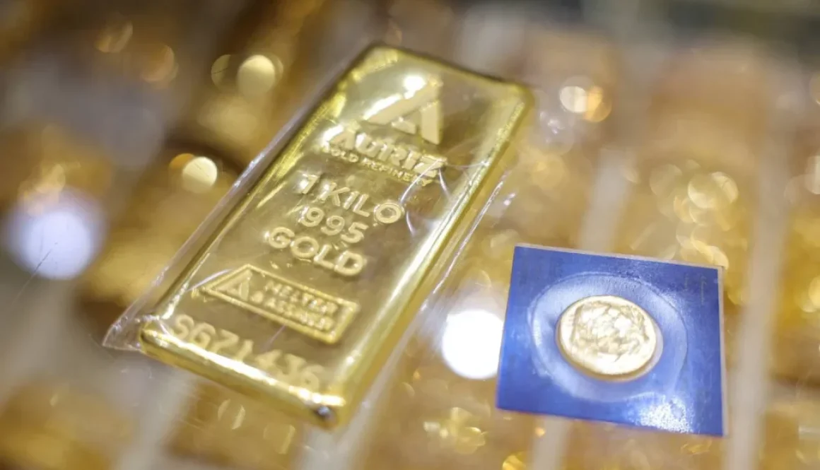 الذهب ينتفض مجدداً بمكاسب تتجاوز 3% مع تعطل البيانات الأميركية