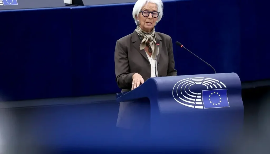 لاغارد تضع قادة أوروبا أمام اختبار المرونة لمواجهة أميركا والصين