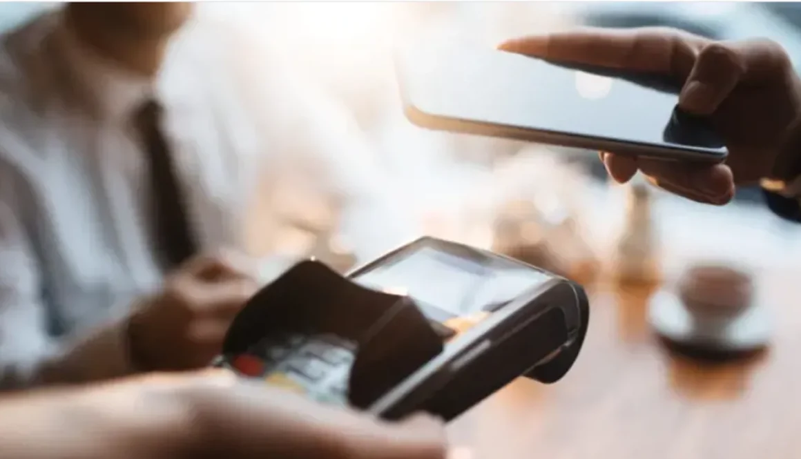 مصرف لبنان يخوض معركة الحدّ من الكاش سقف منخفض للعمولات يمهّد لانتشار أوسع للبطاقات