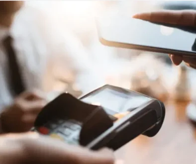 مصرف لبنان يخوض معركة الحدّ من الكاش سقف منخفض للعمولات يمهّد لانتشار أوسع للبطاقات