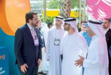 منصور بن محمد التجارة الرقمية ركيزة التحول الاقتصادي للإمارات