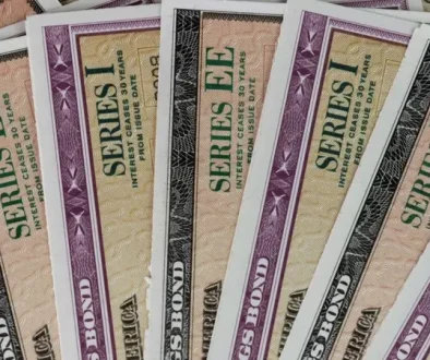 هروب للملاذات الآمنة.. السندات الأميركية تقفز مع تصاعد التوترات التجارية والجيوسياسية