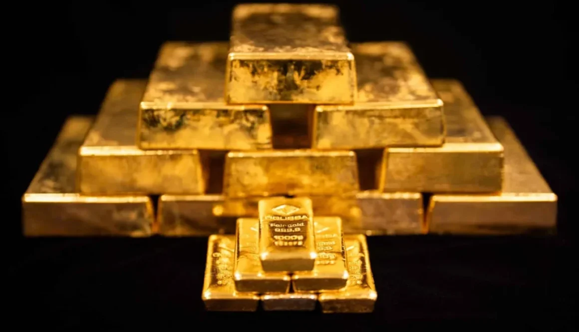 الذهب يمحو مكاسب «الهدنة» ويعمق خسائره إلى 2% بضغط من الدولار