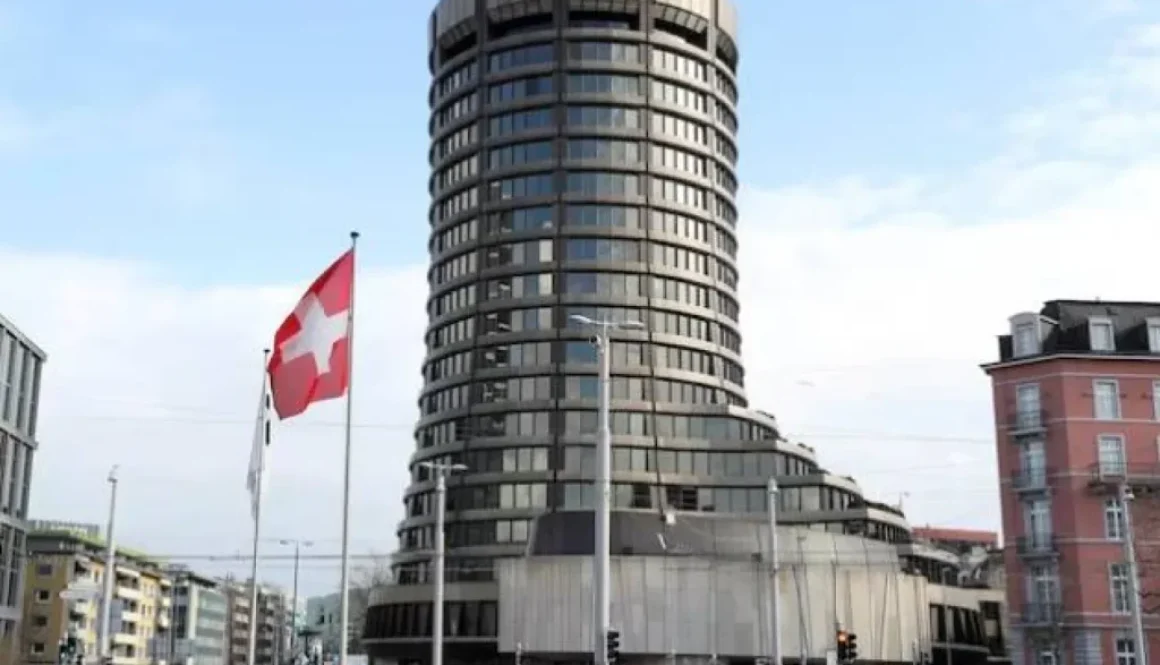 بنك التسويات الدولية يدعو المصارف المركزية لتجاهل «صدمة الطاقة المؤقتة»