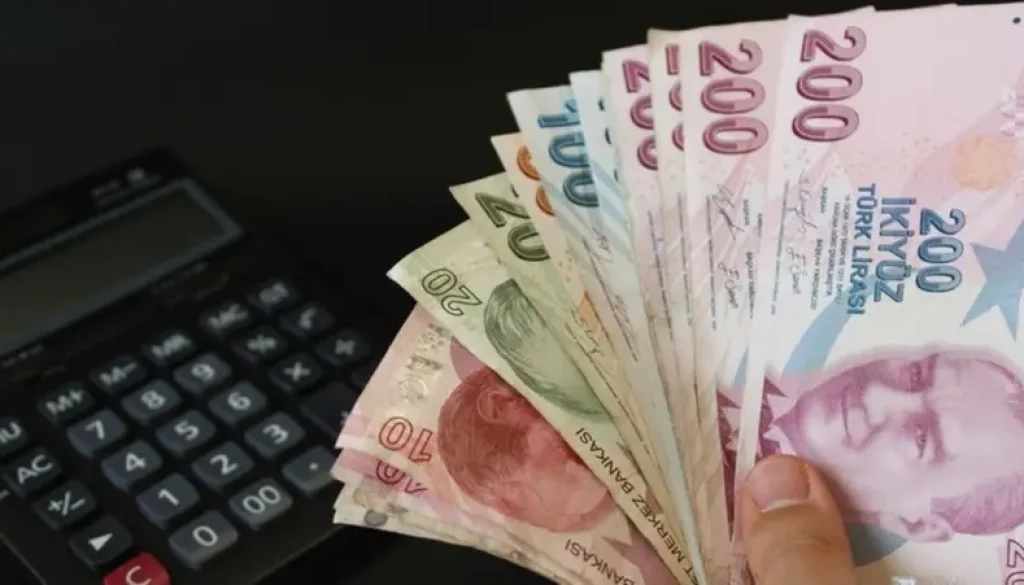 تركيا تدرس استخدام احتياطيات الذهب الضخمة لحماية الليرة من تقلبات حرب إيران