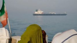 تعطل شبه كامل للملاحة في مضيق هرمز وسط تصاعد المخاطر الأمنية