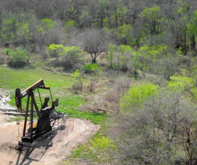 خام برنت يعود إلى 100 دولار مع تصعيد إيران هجماتها على الملاحة الخليجية