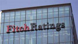 «فيتش» البنوك المصرية قادرة على الصمود أمام الاضطرابات الإقليمية