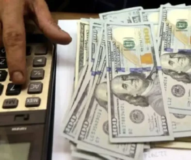 مصر قمة قياسية للدولار تنذر بعودة «السوق السوداء»