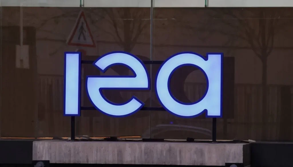 وكالة الطاقة الدولية تعلن تفاصيل السحب من احتياطات النفط