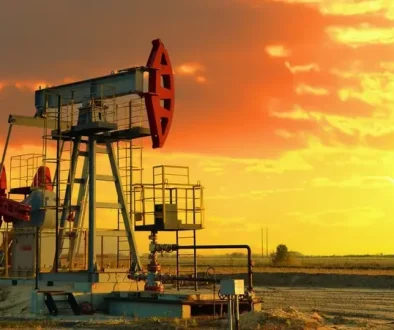 أسعار النفط تقفز فوق 125 دولاراً للبرميل مع تزايد احتمالية عودة حرب إيران