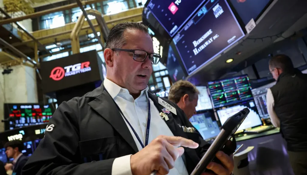 الأسواق العالمية في مهب التوترات بين صراع إيران وأزمة الذكاء الاصطناعي