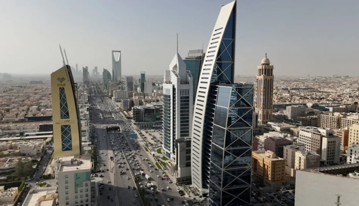 البنك الدولي يتوقع تقلص عجز ميزانية السعودية إلى النصف و«فائضاً جارياً» بـ3.3 % في 2026