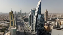 البنك الدولي يتوقع تقلص عجز ميزانية السعودية إلى النصف و«فائضاً جارياً» بـ3.3 % في 2026