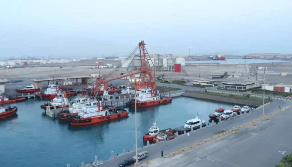 السعودية توظّف قدرات «البنك المركزي للنفط» لاحتواء صدمة «هرمز»