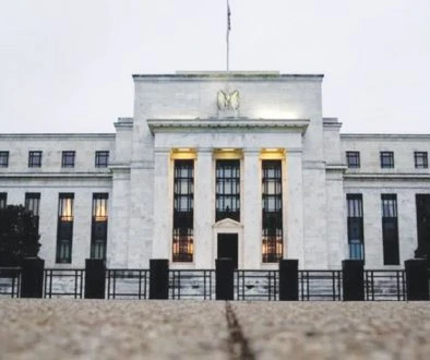 «الفيدرالي» يقود بنوك مجموعة السبع لإبقاء الفائدة دون تغيير.. وترقب تداعيات الحرب