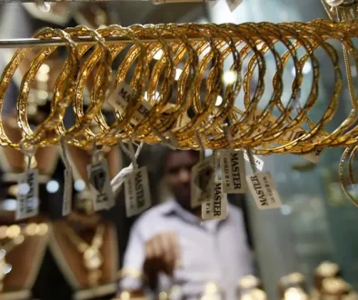دولة عربية تحذر المواطنين من شراء الذهب بهذه الطريقة