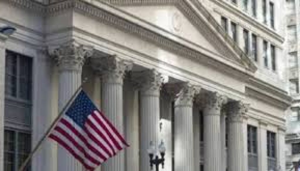 رؤساء البنوك المركزية في تدريب حول خطر انهيار مصرفي