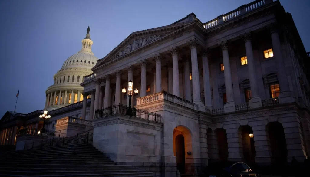 صندوق النقد الدولي الاقتصاد الأميركي «صامد» لكن شبح الديون والتعريفات يهدد الاستقرار