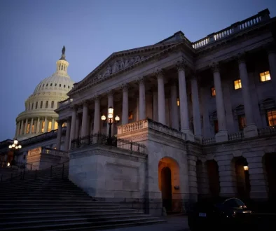 صندوق النقد الدولي الاقتصاد الأميركي «صامد» لكن شبح الديون والتعريفات يهدد الاستقرار