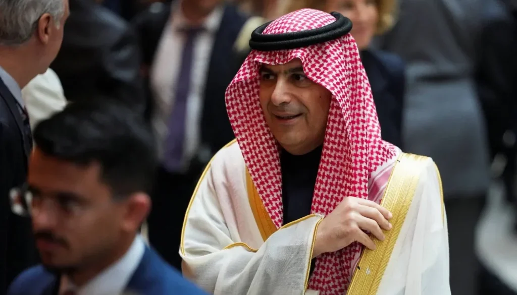 محافظ «المركزي السعودي» نموذجنا الوطني حصّن الاقتصاد ضد الصدمات