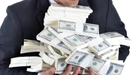 أثرياء العالم يعززون رهانات اقتصاد النزاعات مع قفزة في أسعار الأصول