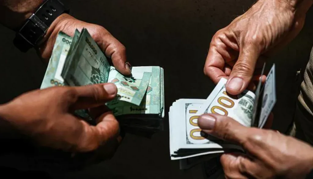الحرب في لبنان تستنزف الدولار فهل بدأ العد العكسي؟ شح الليرة… أداة لضبط تفلت السوق