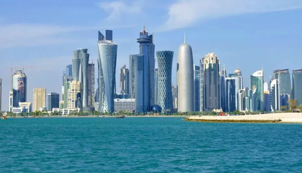 «ستاندرد آند بورز» الأصول المالية المتراكمة لقطر ستساعد في تخفيف تداعيات الحرب على اقتصادها