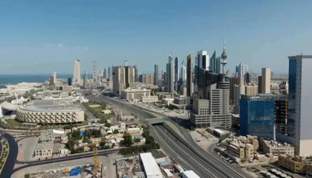 «فيتش» بنوك الكويت قادرة على امتصاص صدمات حرب إيران