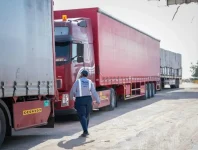 قوافل الصحراء تُنقذ الاقتصاد العالمي وتكسر حصار «هرمز»