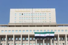 ملفات ساخنة تختبر حاكم «المركزي» الجديد في سوريا
